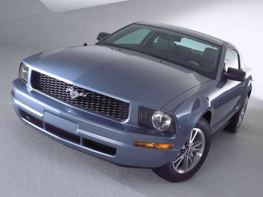  Ford Mustang V6 2005 года  (фото 14 из 15)